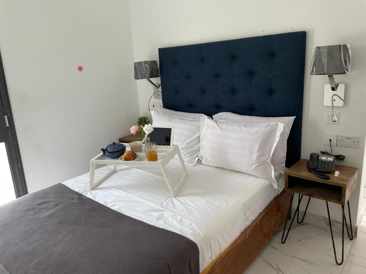 Mica Apartments Serrekunda Eksteriør bilde